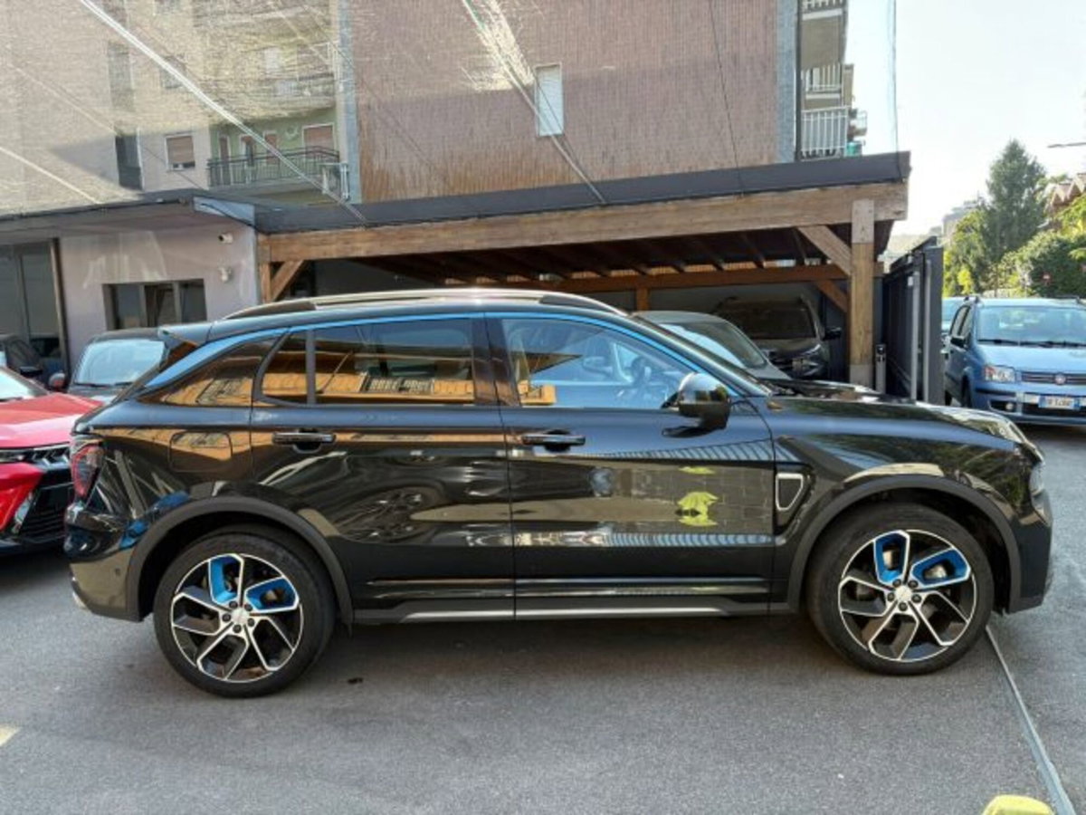 Lynk & Co 01 01 1.5 td phev (3)