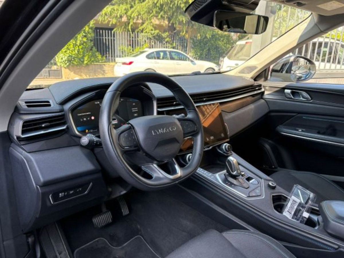 Lynk & Co 01 01 1.5 td phev (6)
