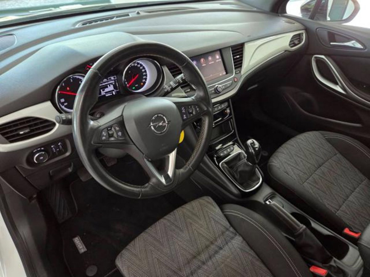Opel Astra 1.5 CDTI 122 CV S&S 5 porte 2020 (11)