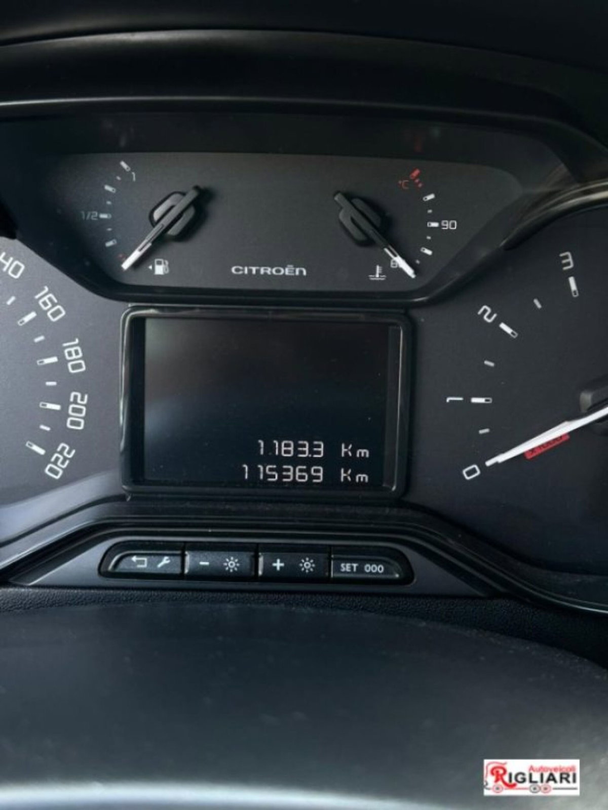 Citroen C3 BlueHDi 100 S&S Feel (6)