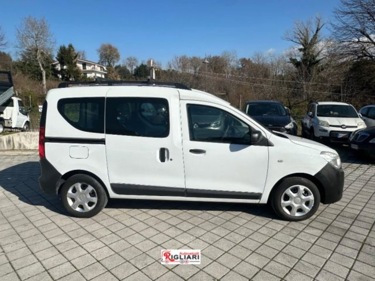 Dacia Dokker 1.5 dCi 8V 75CV Start&Stop Serie Speciale Lauréate Family (10)