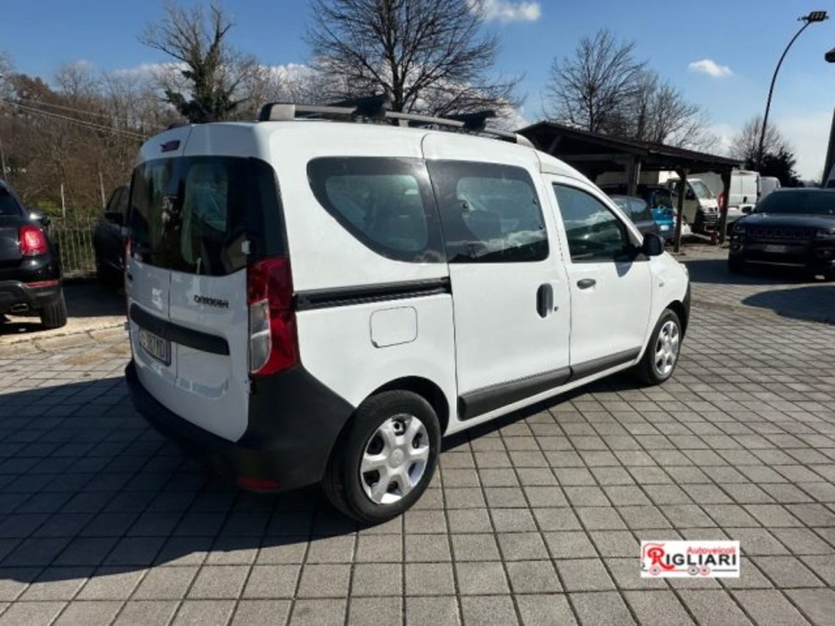 Dacia Dokker 1.5 dCi 8V 75CV Start&Stop Serie Speciale Lauréate Family (11)
