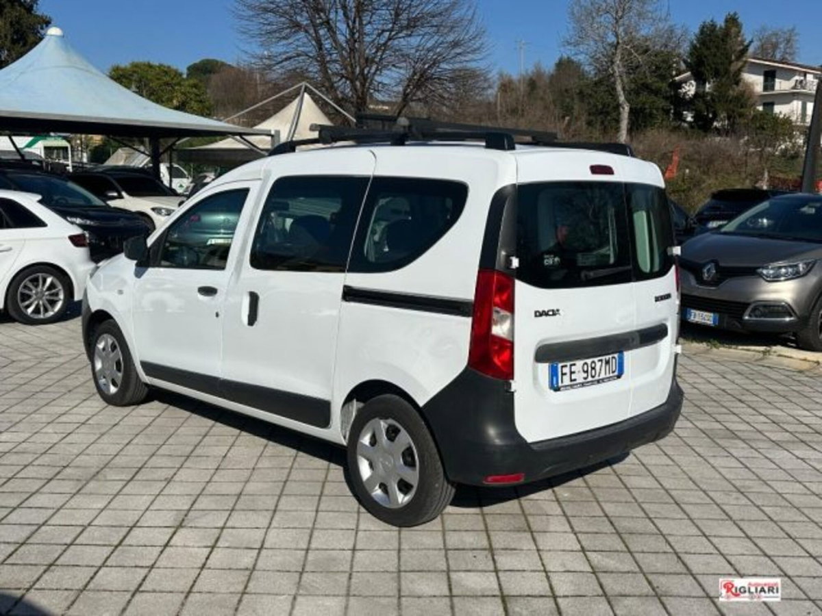 Dacia Dokker 1.5 dCi 8V 75CV Start&Stop Serie Speciale Lauréate Family (2)