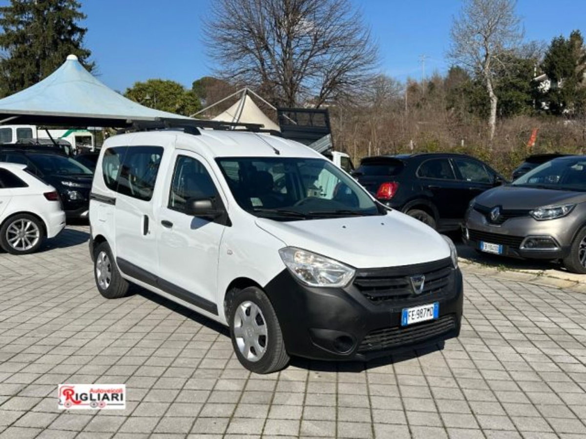 Dacia Dokker 1.5 dCi 8V 75CV Start&Stop Serie Speciale Lauréate Family (9)