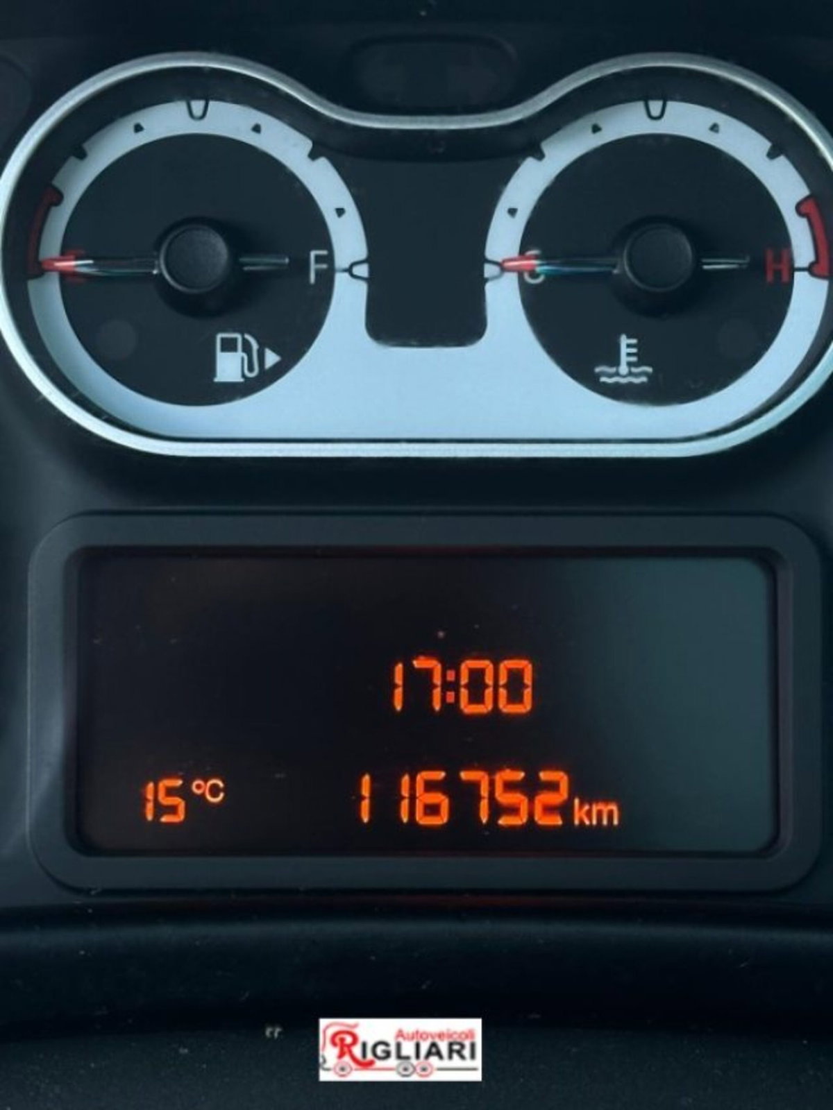 Fiat 500L 1.6 Multijet 120 CV Trekking (16)