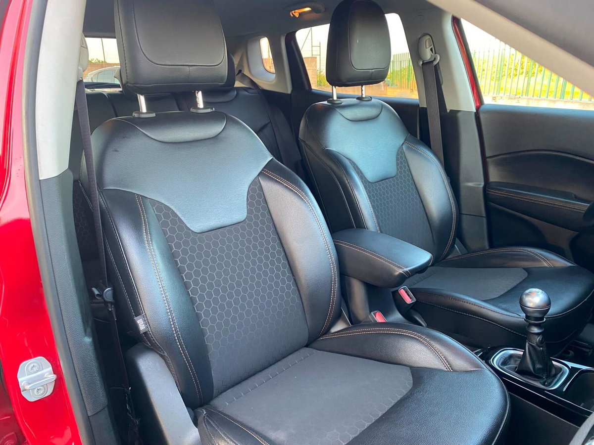 Jeep Compass 1.6 Multijet II 2WD Limited (15)