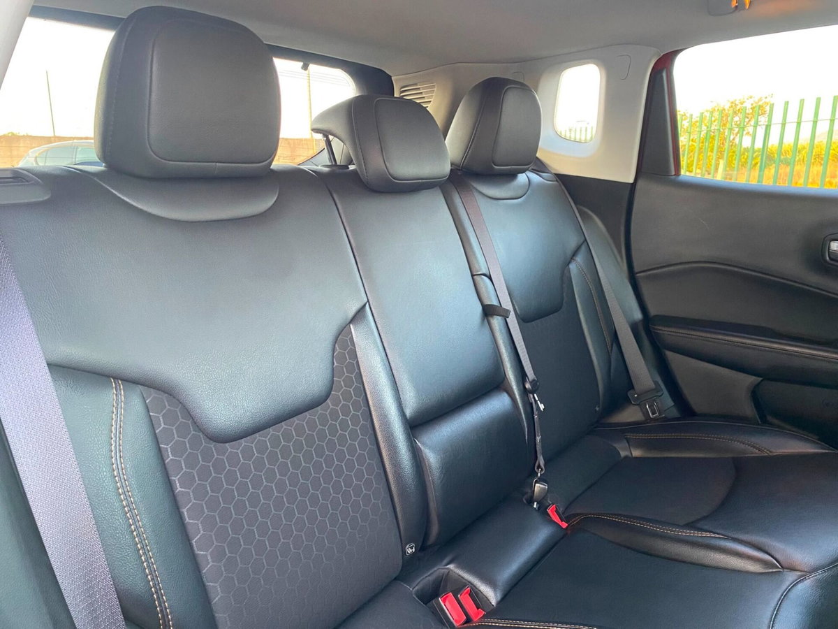 Jeep Compass 1.6 Multijet II 2WD Limited (16)