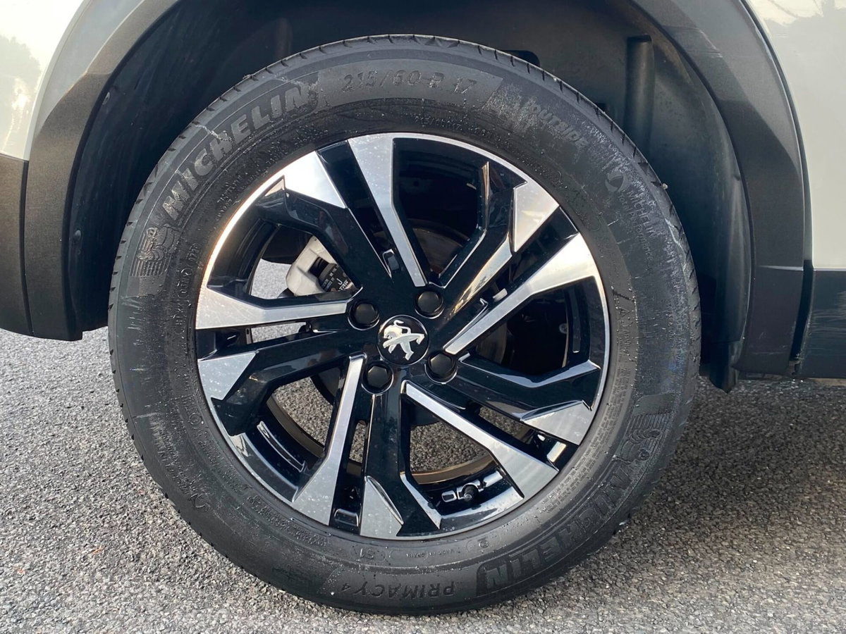 Peugeot 2008 BlueHDi 130 S&S EAT8 GT Line (10)