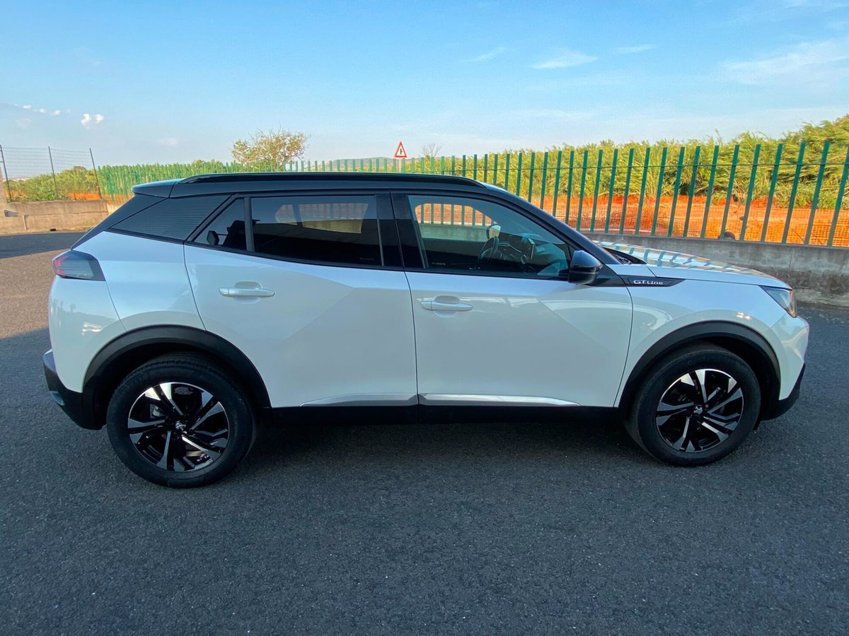 Peugeot 2008 BlueHDi 130 S&S EAT8 GT Line (8)