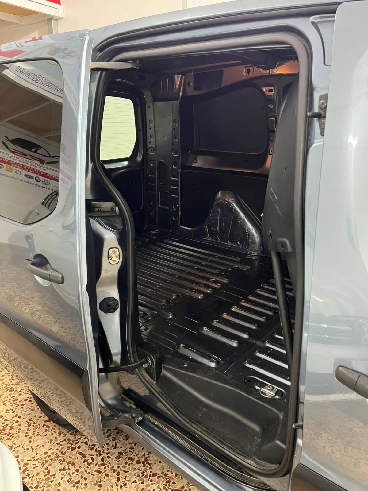 Peugeot Partner 1.6 HDi 90CV Premium (12)