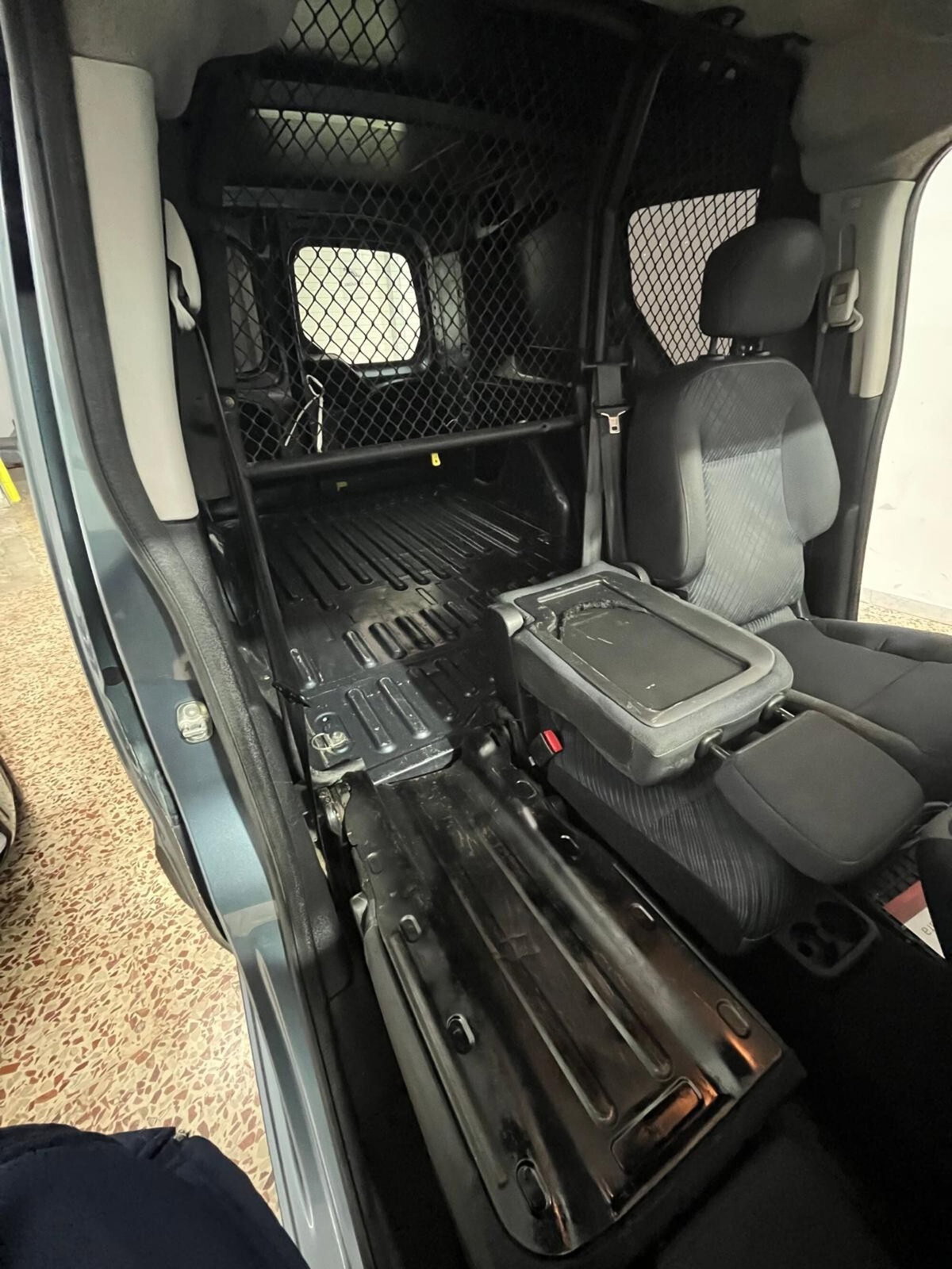 Peugeot Partner 1.6 HDi 90CV Premium (9)