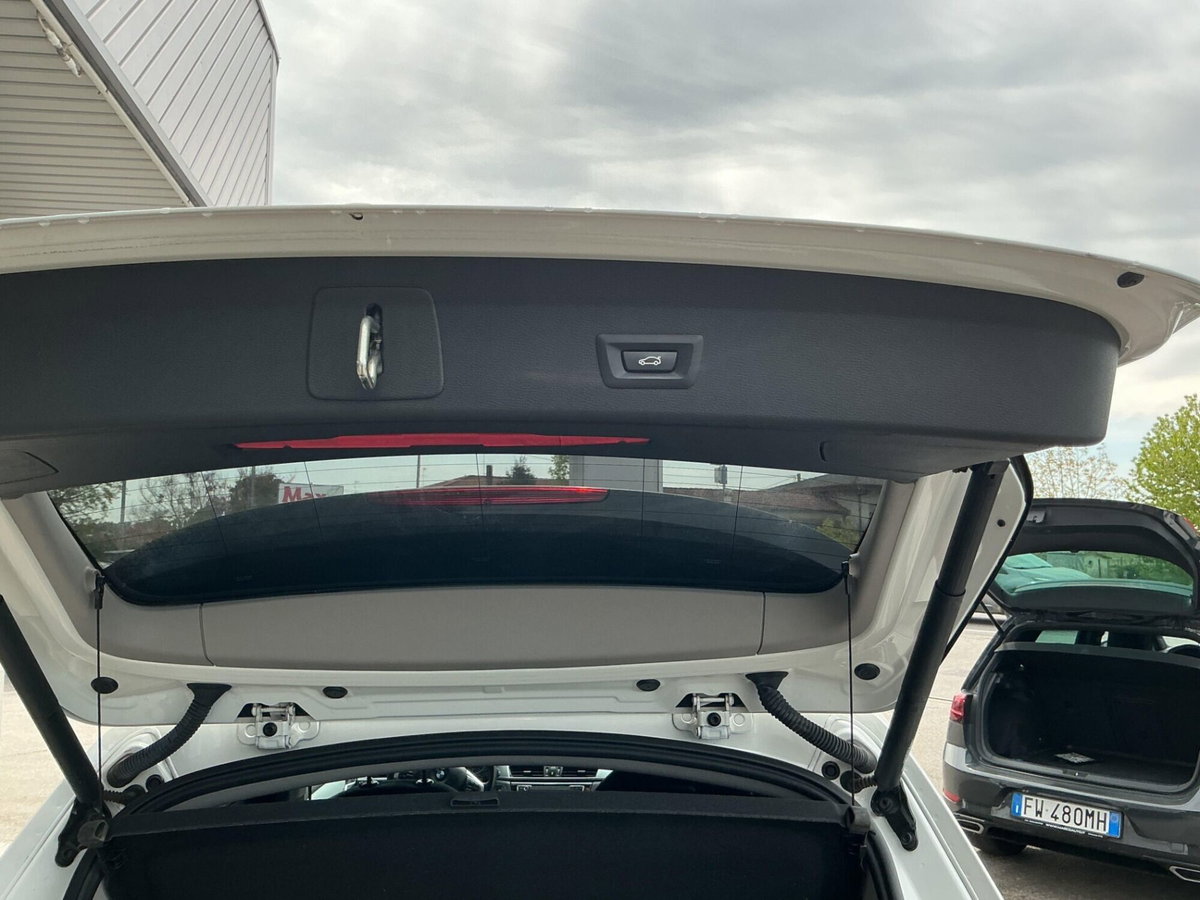 BMW X1 sDrive18d (11)