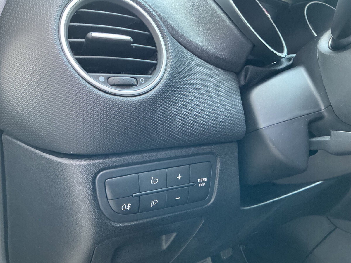 Fiat Punto 1.3 MJT II 75 CV 5 porte Lounge (10)