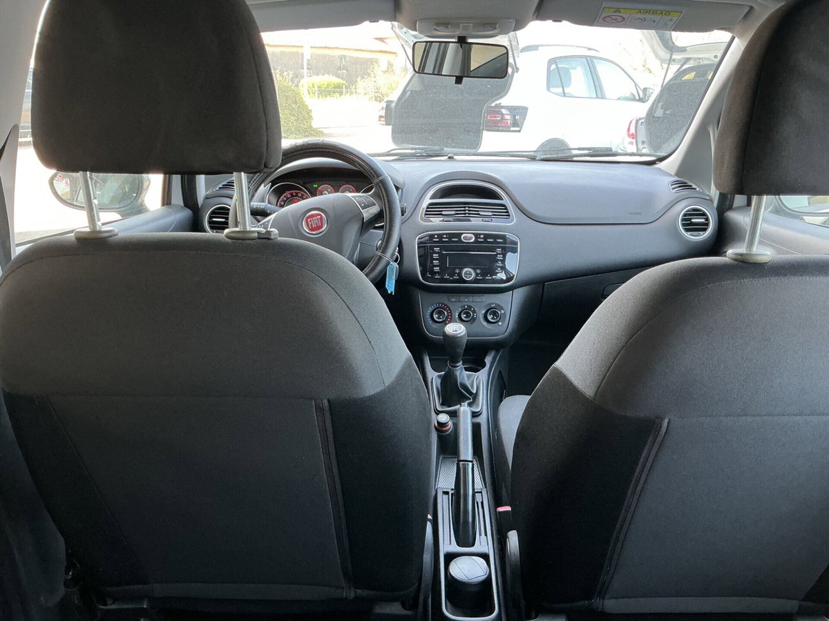 Fiat Punto 1.3 MJT II 75 CV 5 porte Lounge (15)