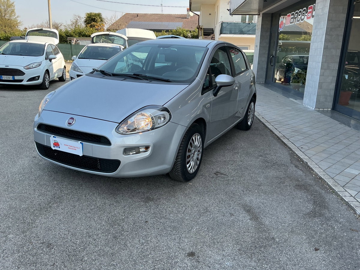 Fiat Punto 1.3 MJT II 75 CV 5 porte Lounge (4)