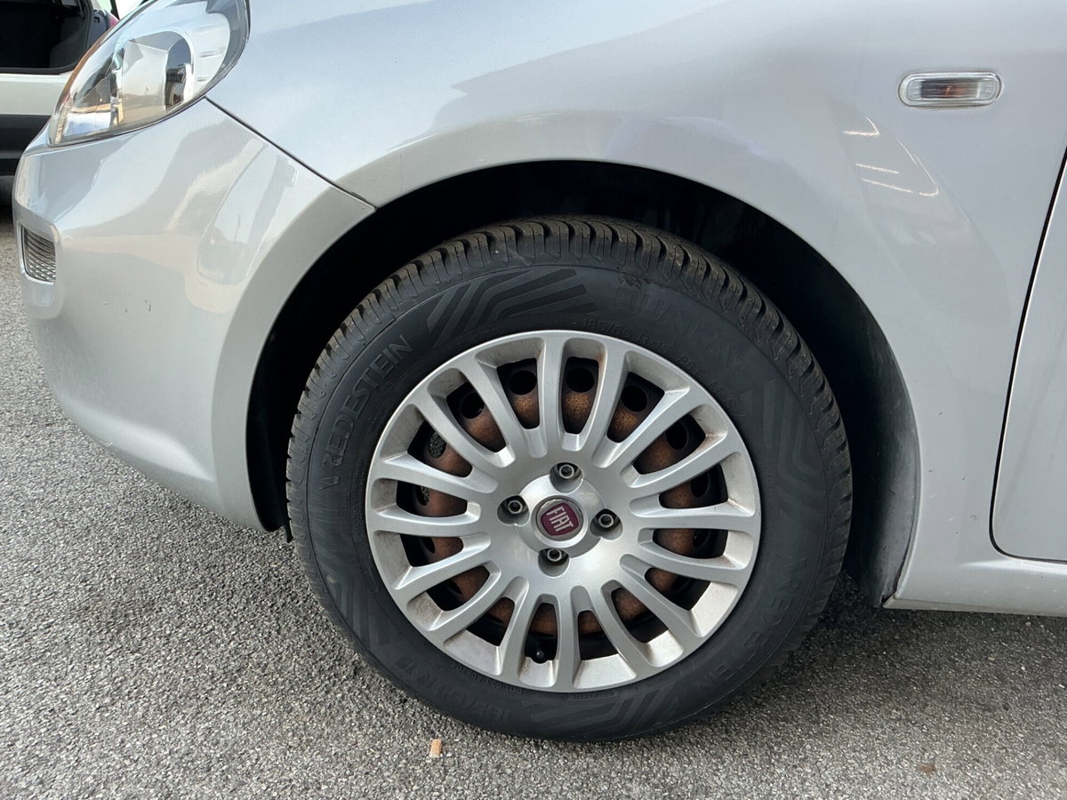 Fiat Punto 1.3 MJT II 75 CV 5 porte Lounge (7)