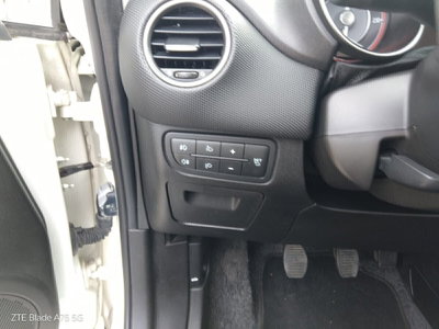 Fiat Punto 1.3 MJT II 75 CV 5 porte Lounge (16)