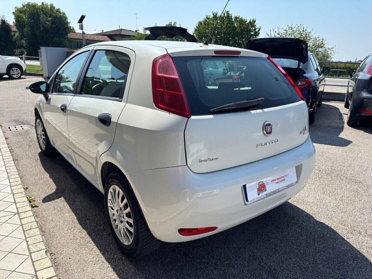 Fiat Punto 1.3 MJT II 75 CV 5 porte Lounge (5)