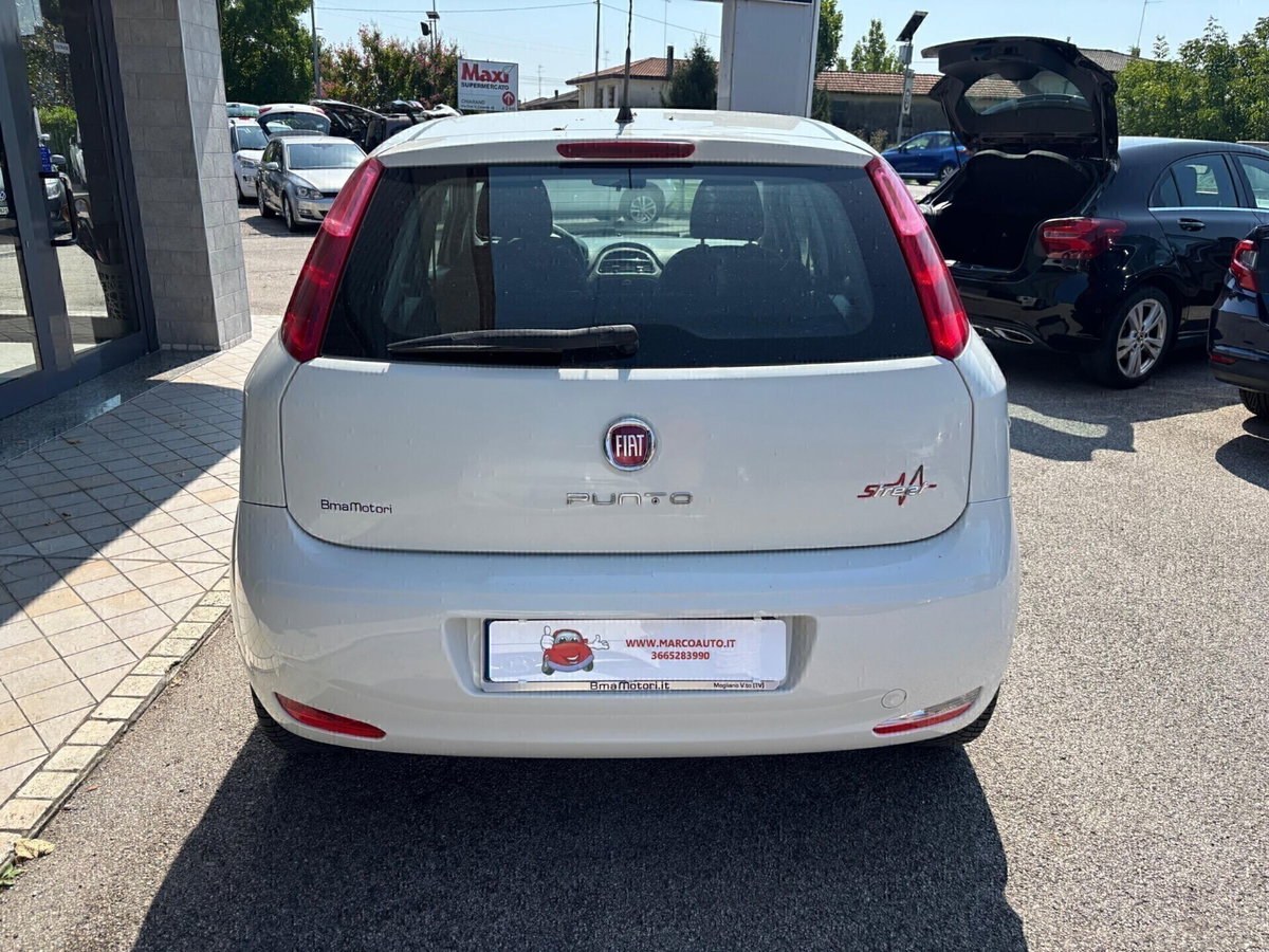 Fiat Punto 1.3 MJT II 75 CV 5 porte Lounge (6)