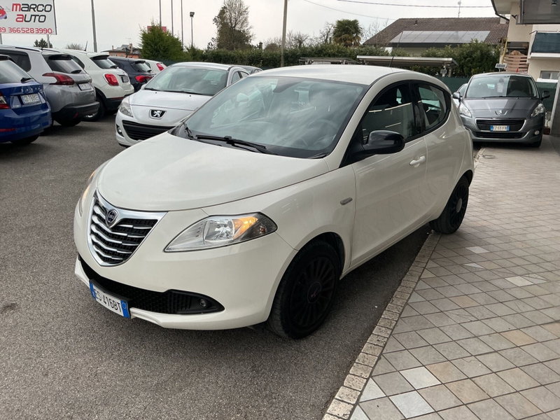 Lancia Ypsilon 1.2 69 CV 5 porte Platinum