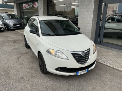 Lancia Ypsilon 1.2 69 CV 5 porte Platinum (3)