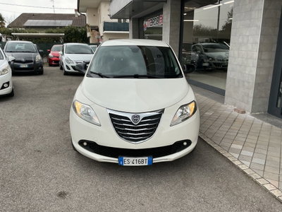 Lancia Ypsilon 1.2 69 CV 5 porte Platinum (5)