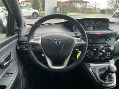 Lancia Ypsilon 1.2 69 CV 5 porte Platinum (9)