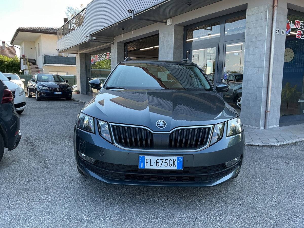 Skoda Octavia Station Wagon 1.6 TDI CR 115 CV DSG Wagon Style (2)