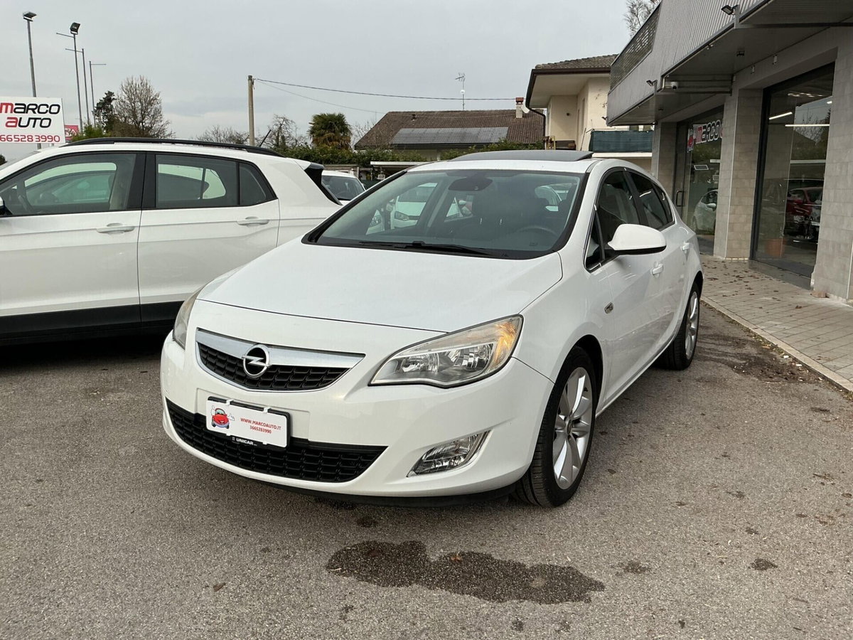 Opel Astra 1.7 CDTI 125CV 5 porte Cosmo (2)