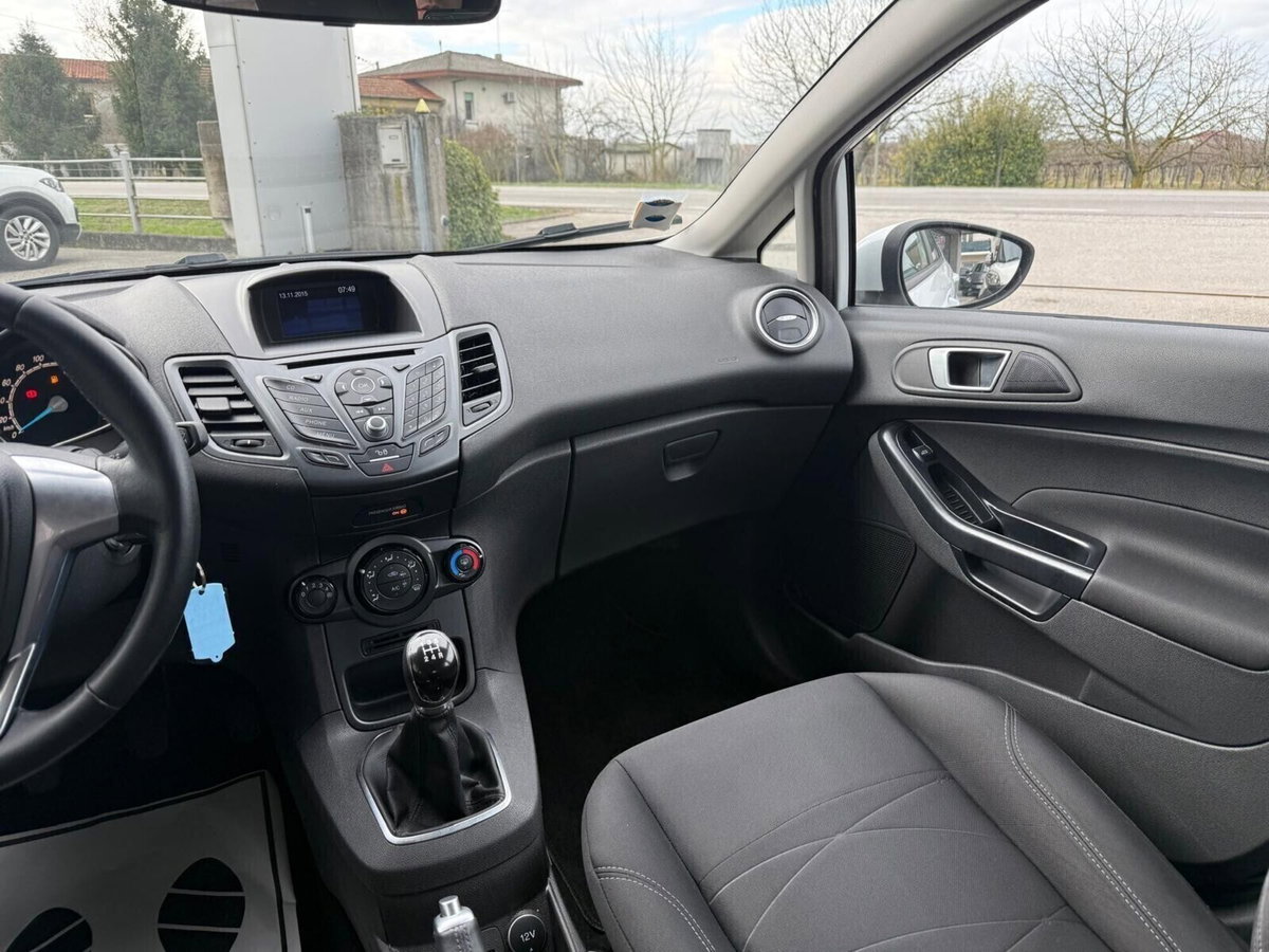 Ford Fiesta 1.2 60CV 5 porte Black & White Edition (11)