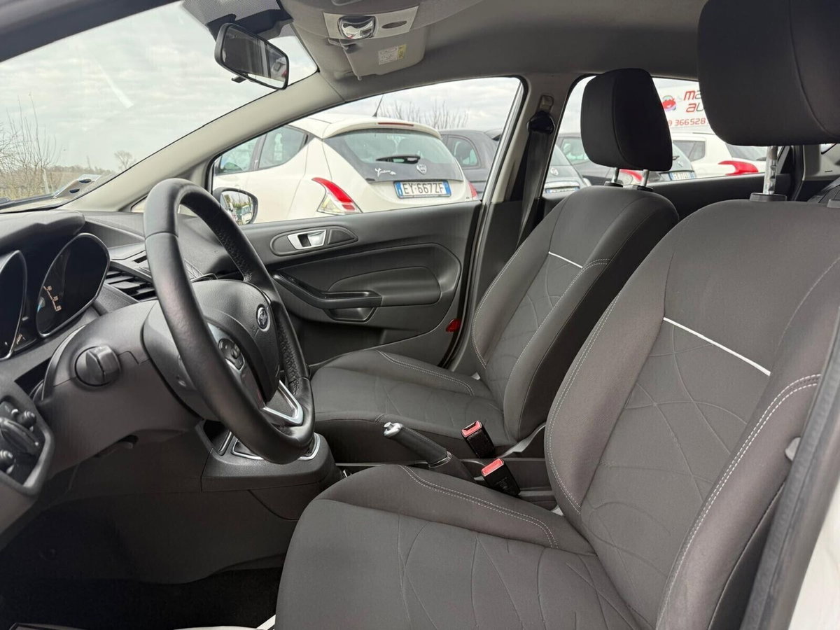 Ford Fiesta 1.2 60CV 5 porte Black & White Edition (13)