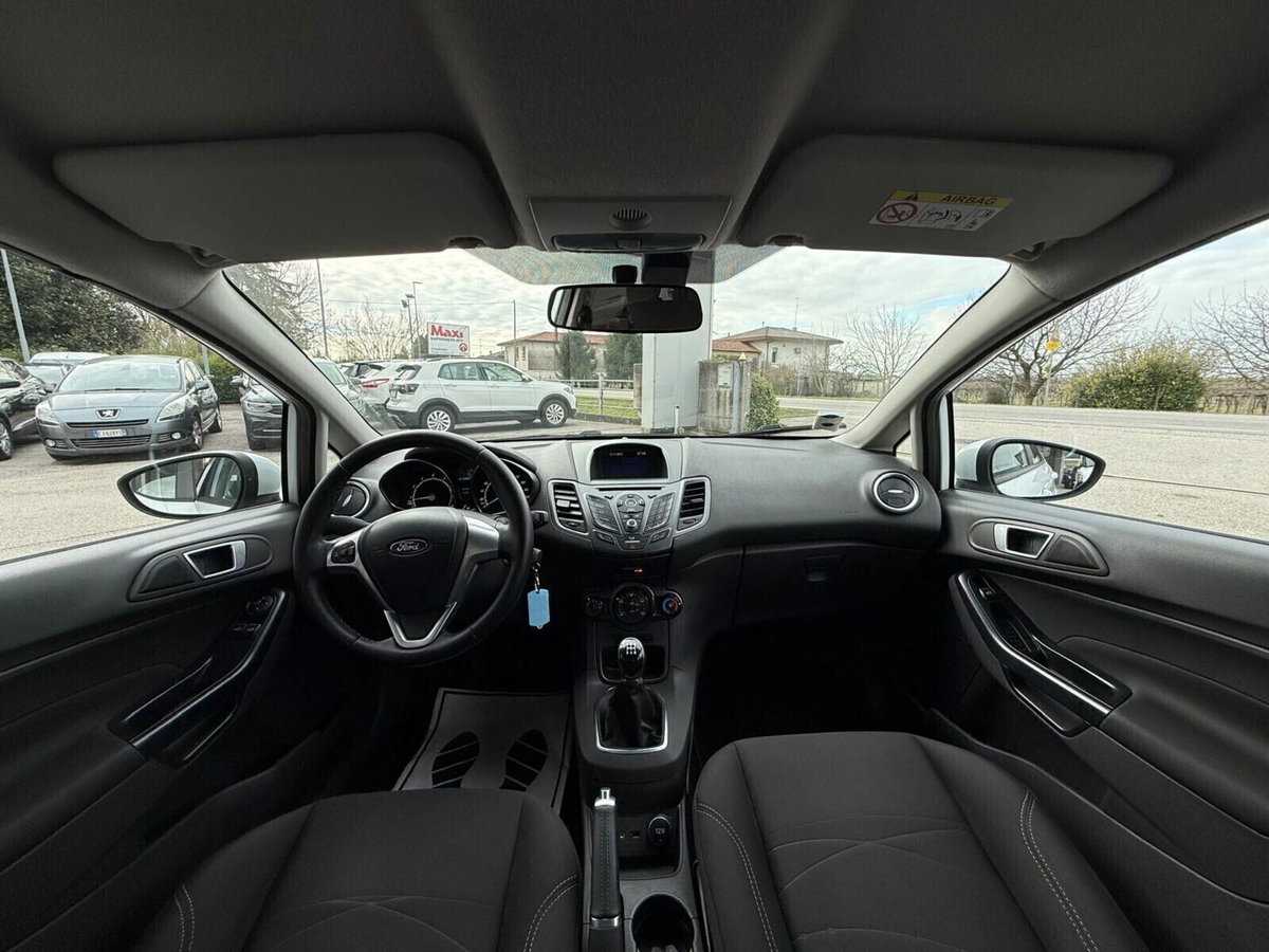 Ford Fiesta 1.2 60CV 5 porte Black & White Edition (17)