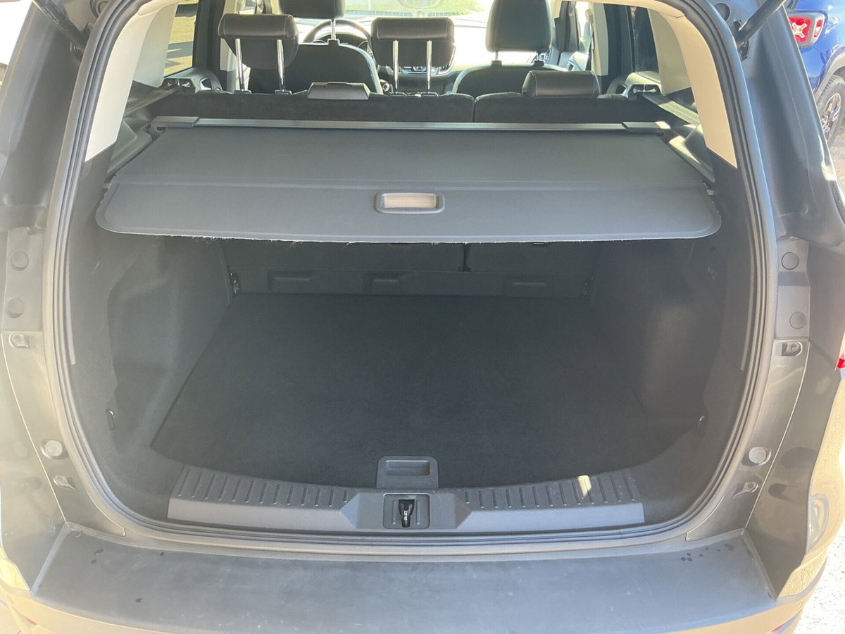 Ford Kuga 2.0 TDCI 150 CV S&S 4WD Titanium X (10)