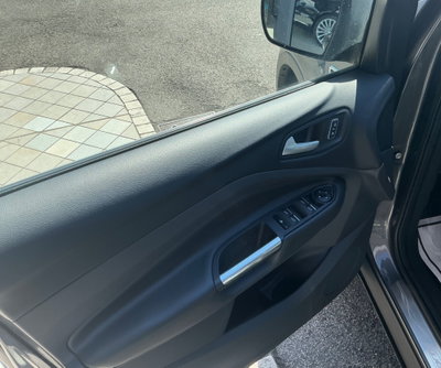 Ford Kuga 2.0 TDCI 150 CV S&S 4WD Titanium X (12)