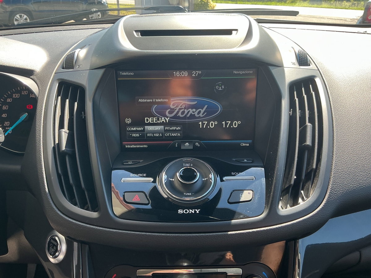 Ford Kuga 2.0 TDCI 150 CV S&S 4WD Titanium X (16)