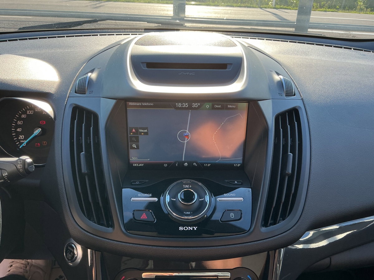 Ford Kuga 2.0 TDCI 150 CV S&S 4WD Titanium X (17)