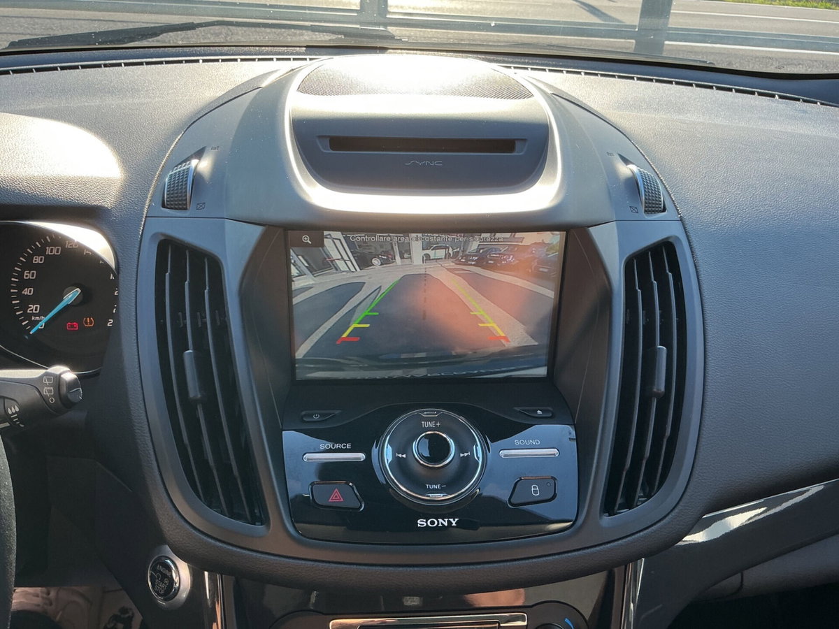 Ford Kuga 2.0 TDCI 150 CV S&S 4WD Titanium X (18)