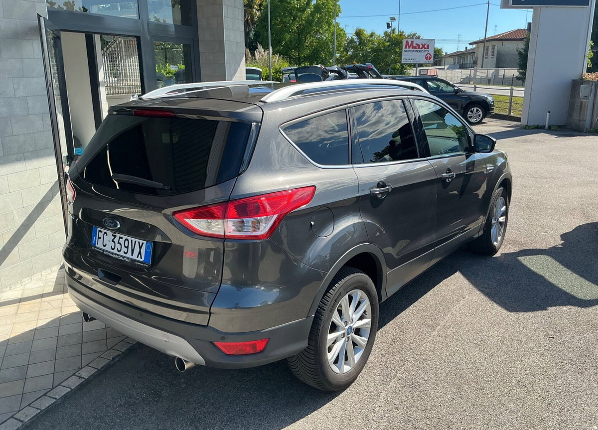 Ford Kuga 2.0 TDCI 150 CV S&S 4WD Titanium X (2)