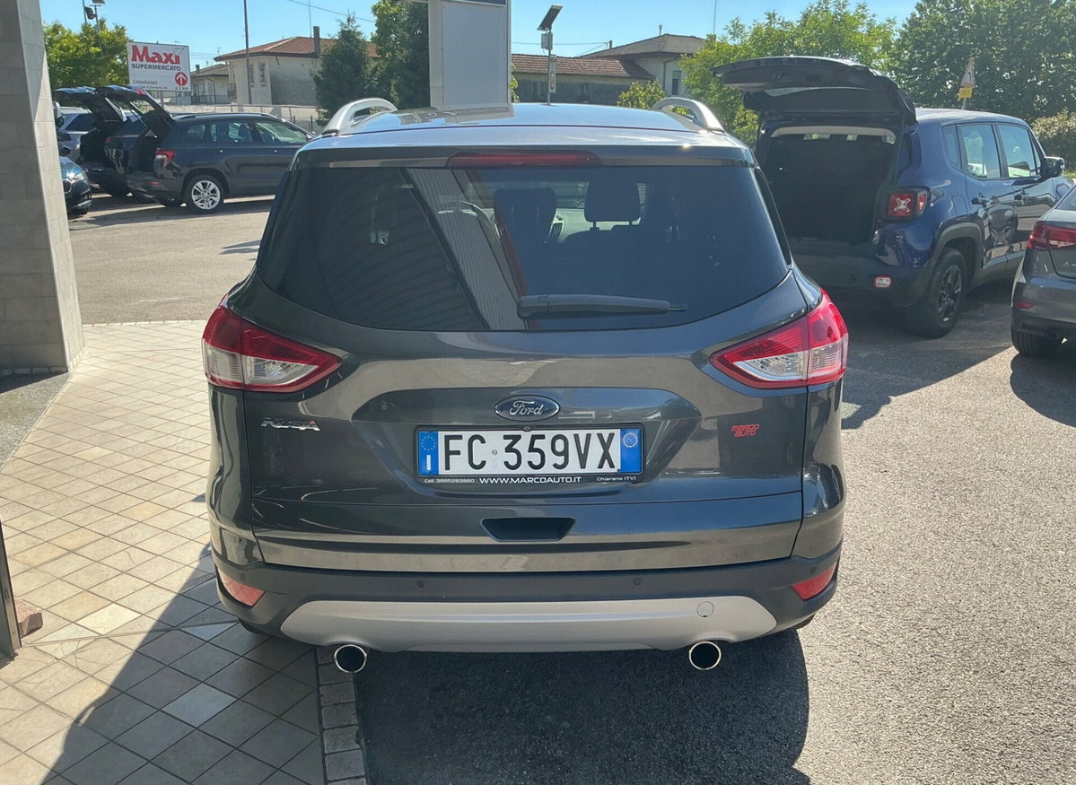 Ford Kuga 2.0 TDCI 150 CV S&S 4WD Titanium X (4)