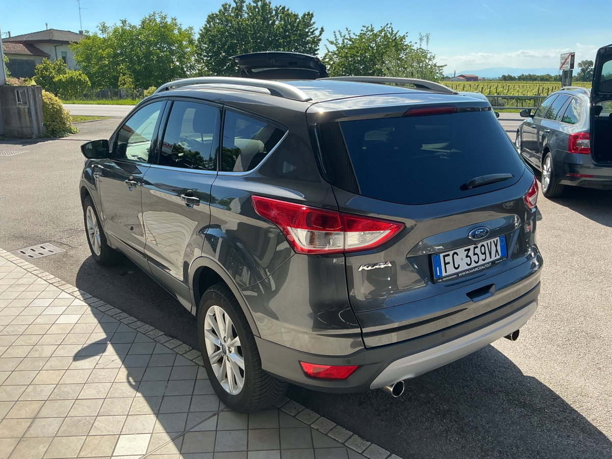 Ford Kuga 2.0 TDCI 150 CV S&S 4WD Titanium X (6)