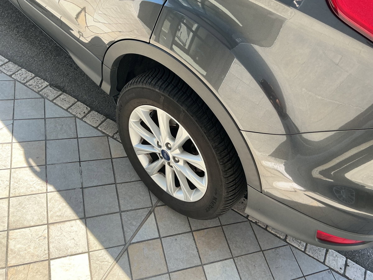 Ford Kuga 2.0 TDCI 150 CV S&S 4WD Titanium X (9)
