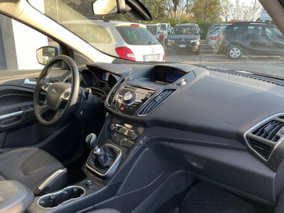 Ford Kuga 2.0 TDCI 140 CV 4WD Titanium (17)