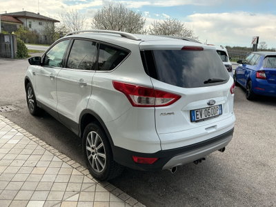 Ford Kuga 2.0 TDCI 140 CV 4WD Titanium (4)