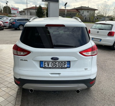 Ford Kuga 2.0 TDCI 140 CV 4WD Titanium (5)