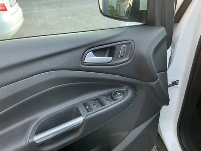 Ford Kuga 2.0 TDCI 140 CV 4WD Titanium (9)