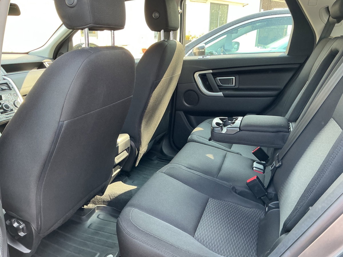 Land Rover Discovery Sport 2.0 TD4 150 CV HSE Luxury (13)