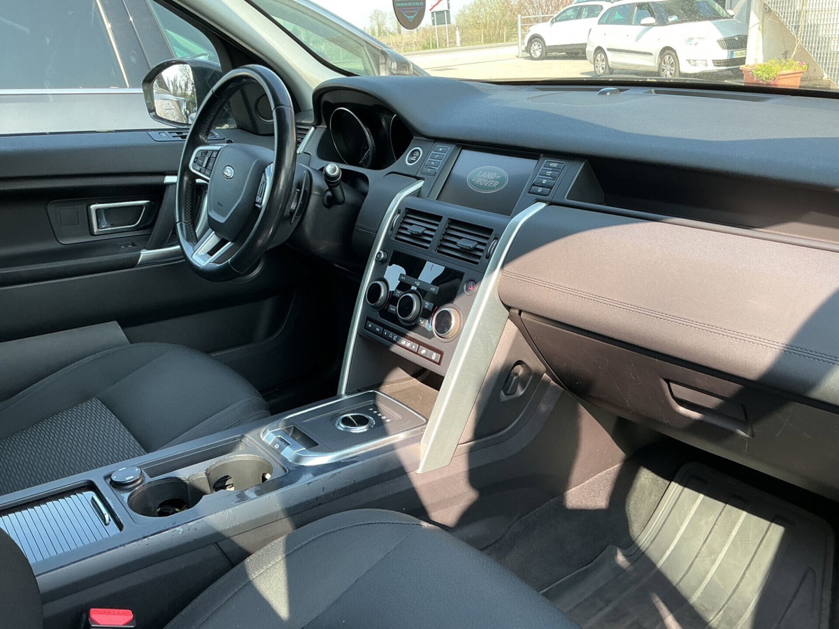 Land Rover Discovery Sport 2.0 TD4 150 CV HSE Luxury (15)