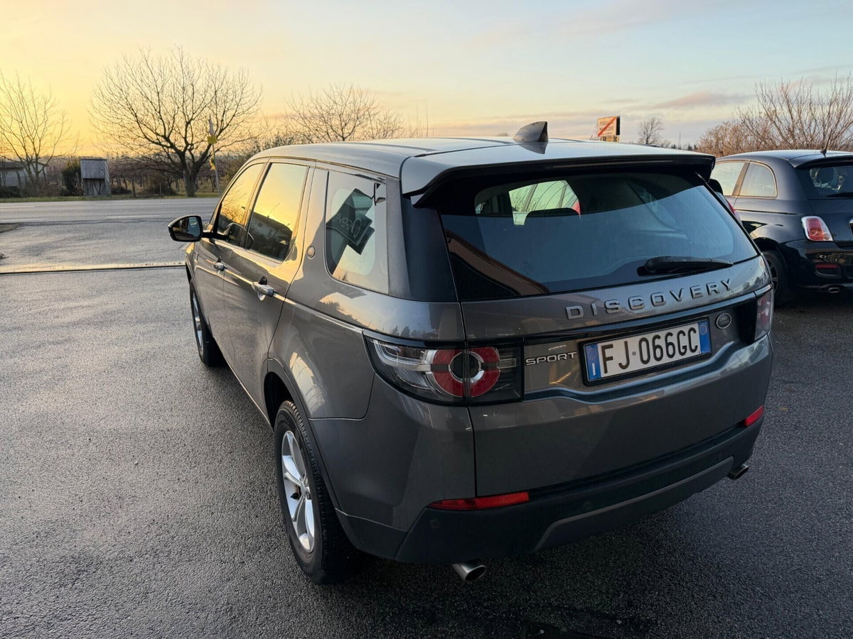 Land Rover Discovery Sport 2.0 TD4 150 CV HSE Luxury (2)