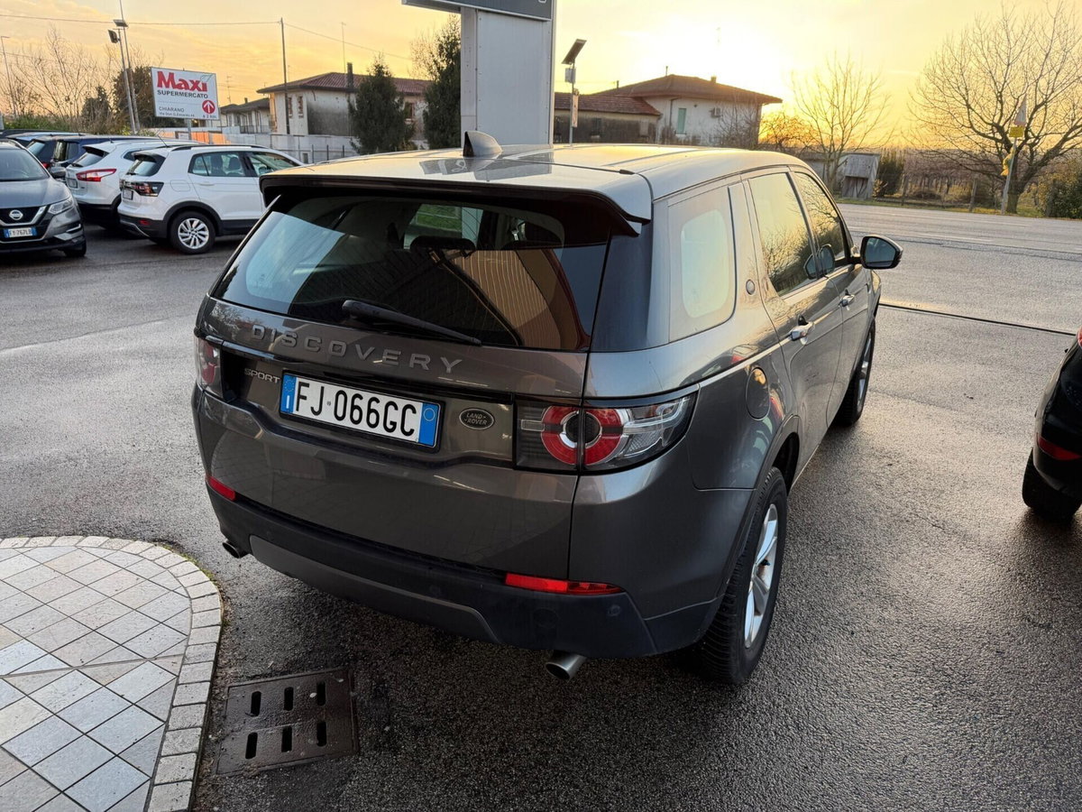 Land Rover Discovery Sport 2.0 TD4 150 CV HSE Luxury (4)