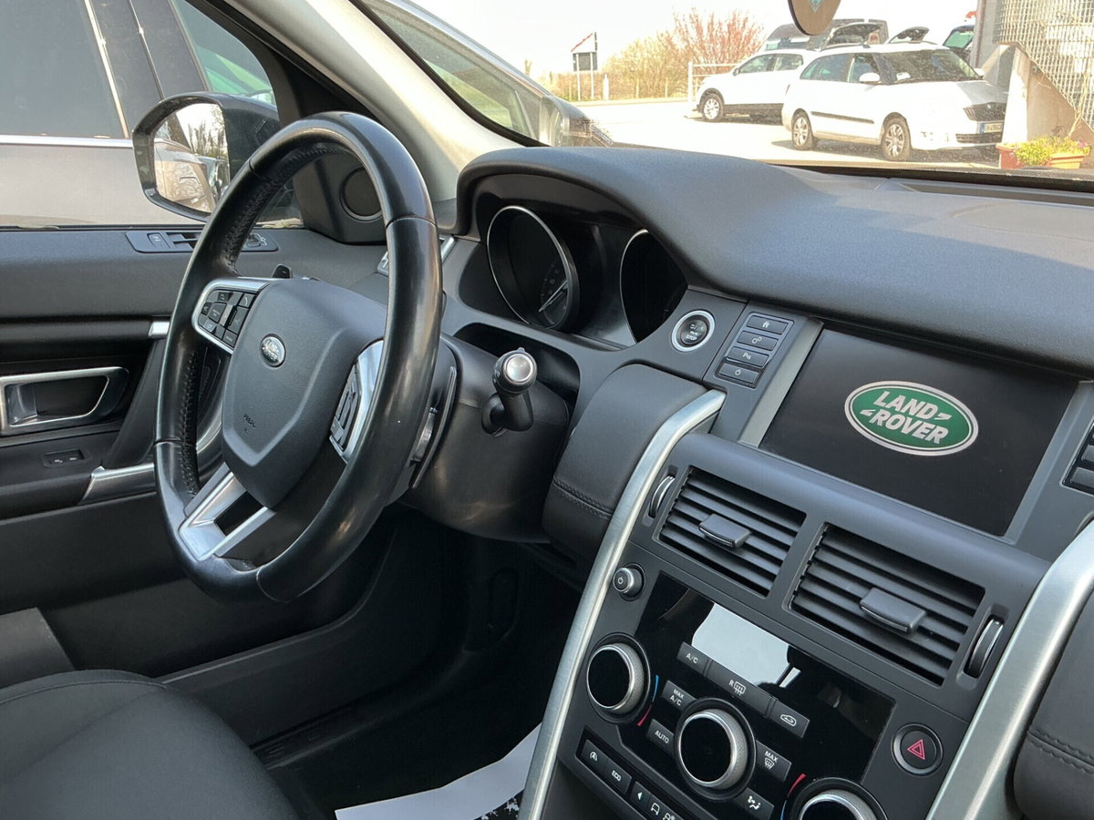 Land Rover Discovery Sport 2.0 TD4 150 CV HSE Luxury (8)